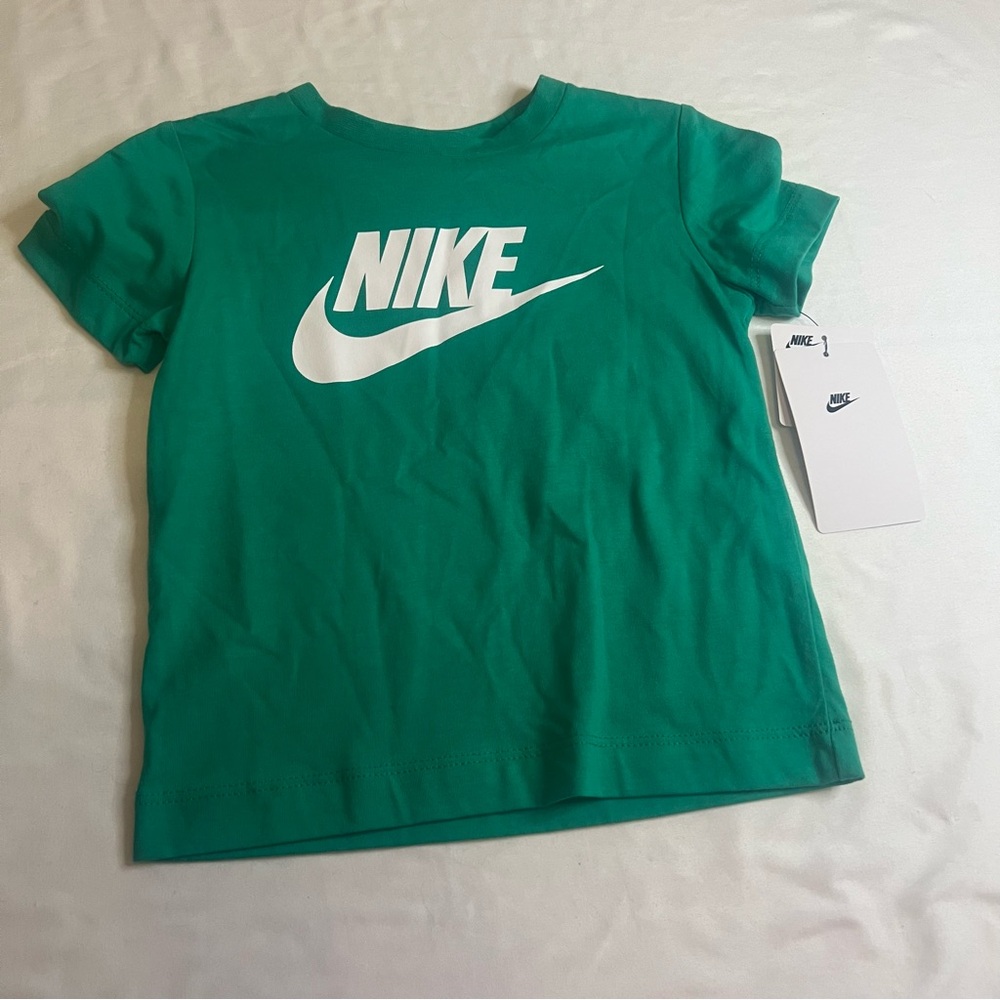 NWT Nike Toddler Logo Graphic T-Shirt Green White Swoosh Tee Size 3T Activewear‎